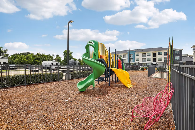 dog park at Vista at Southwinds Apartments
