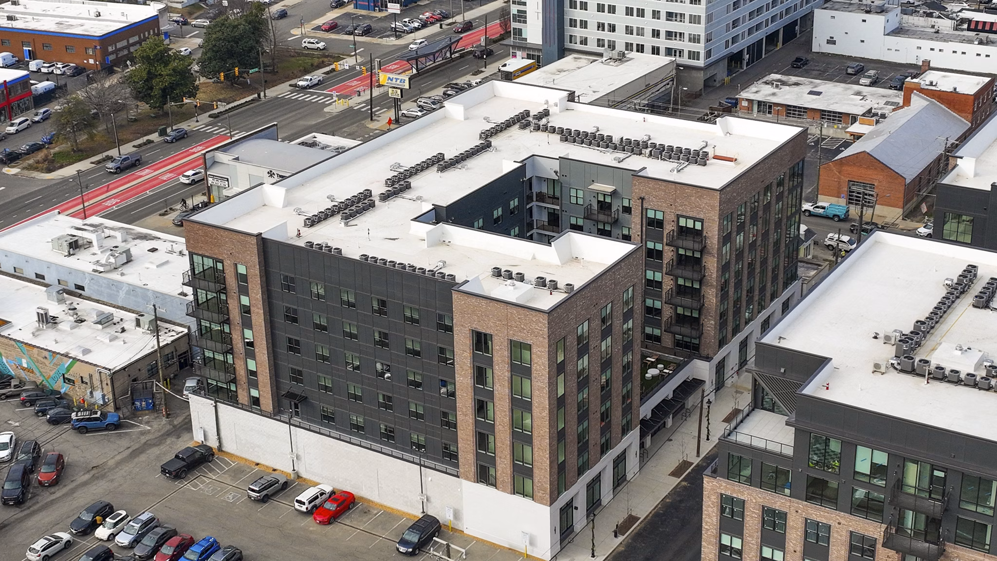 Building/Exterior at Chasen Apartments