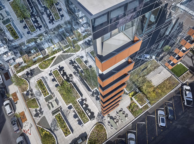 building/exterior at Nevéseno Apartments