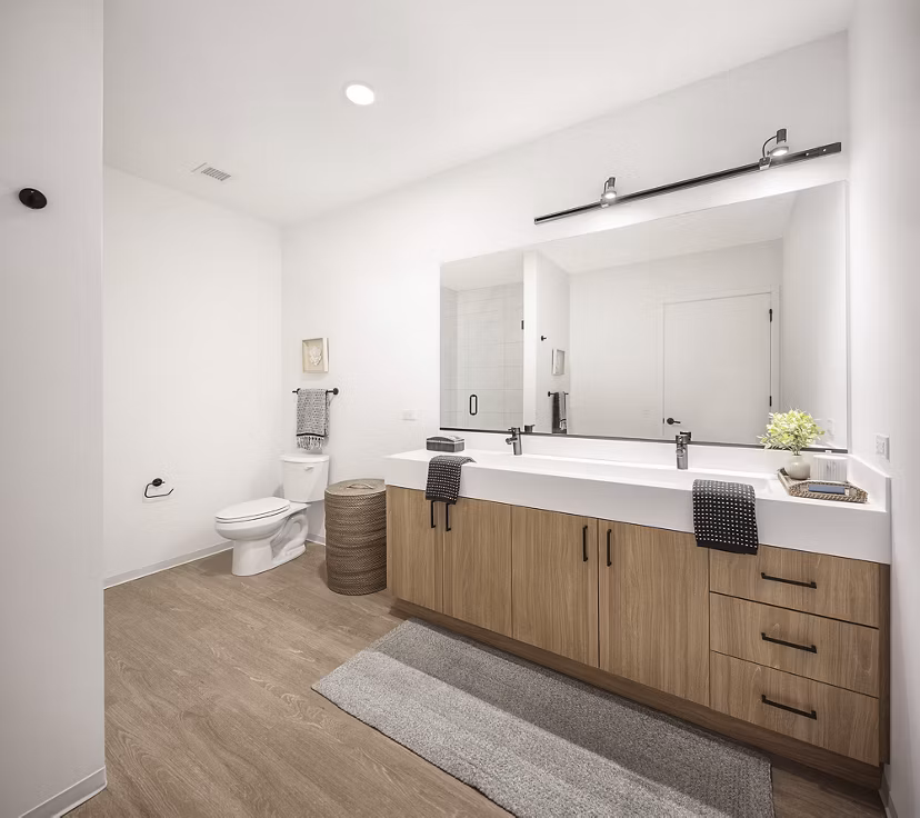 bathroom at Nevéseno Apartments