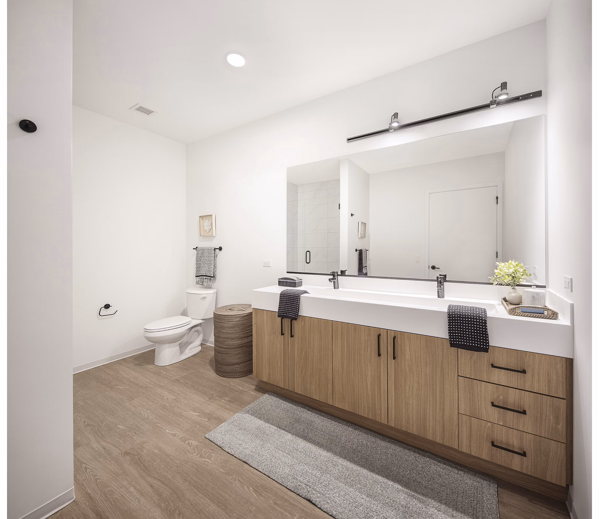 bathroom at Nevéseno Apartments