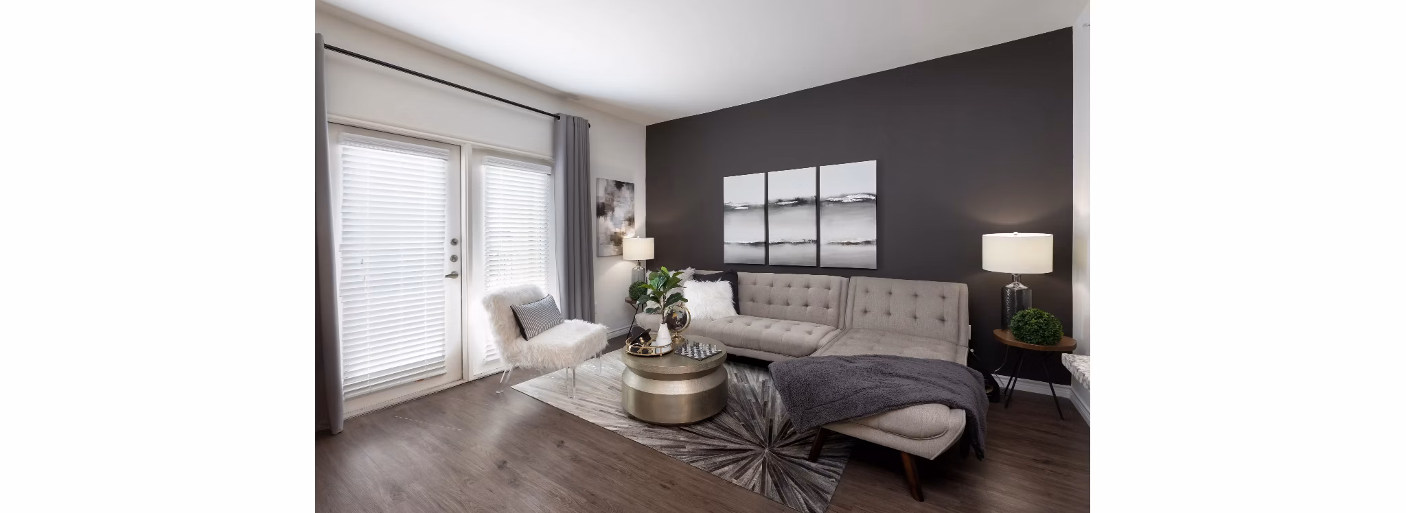 living room at 4 Corners Apartments 