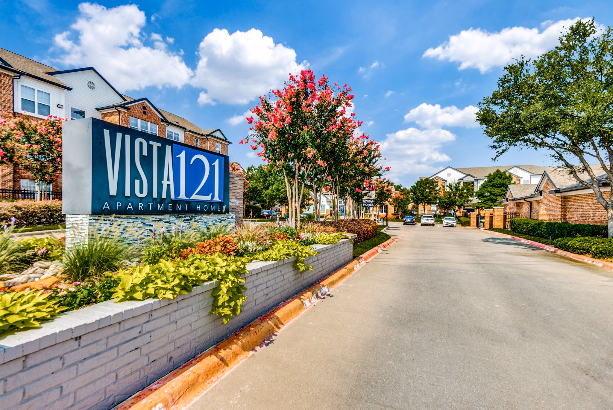 exterior at Vista 121 Apartments