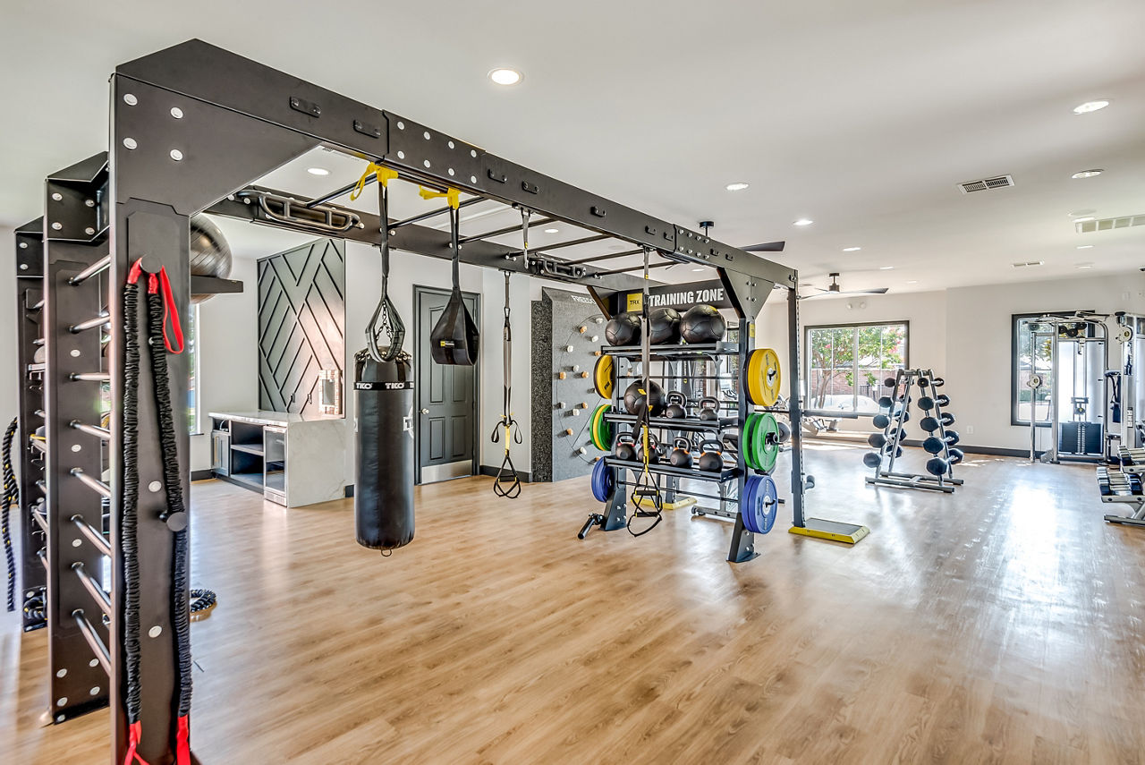 Gym at Vista 121 (1 of 2)