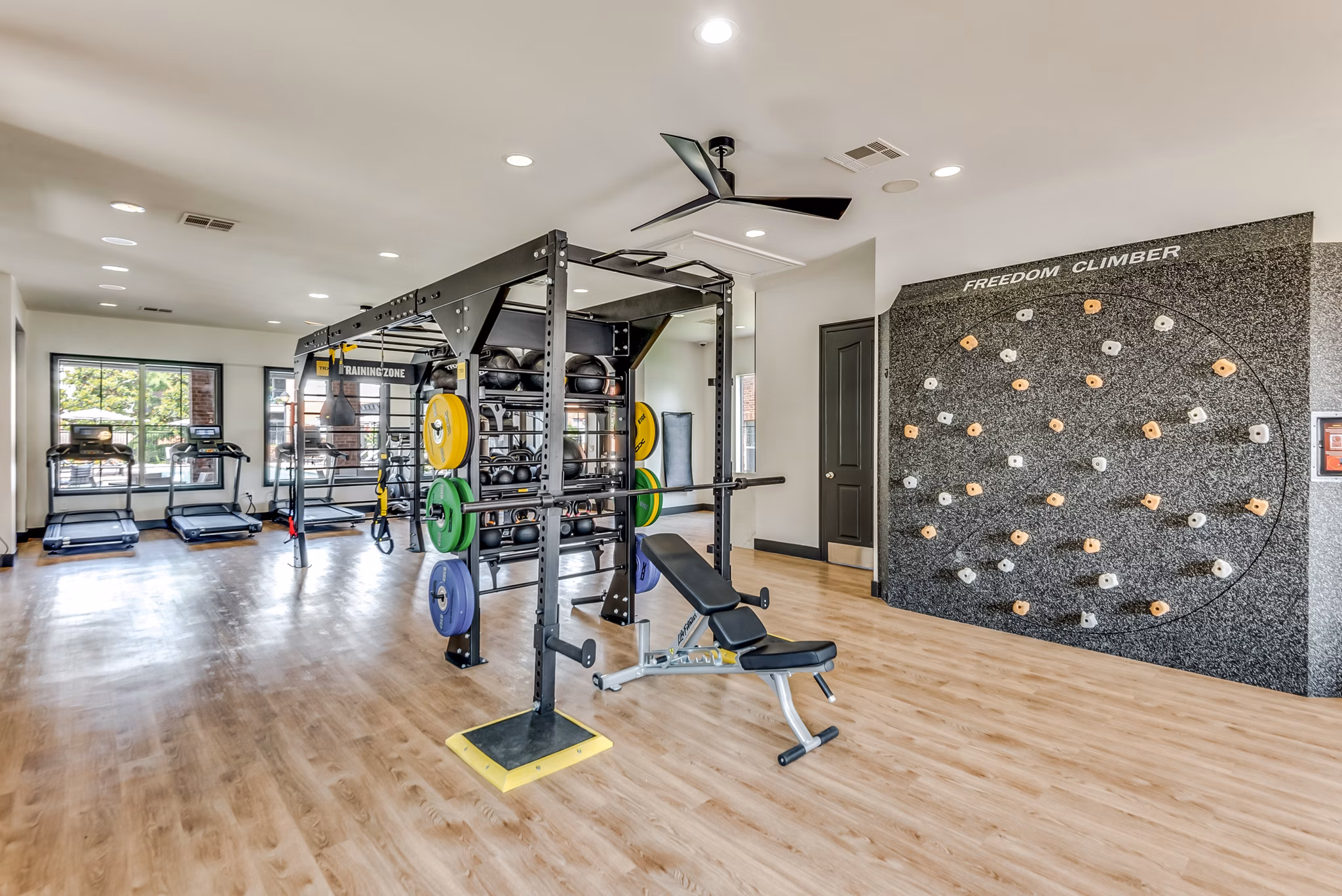 fitness center at Vista 121 Apartments