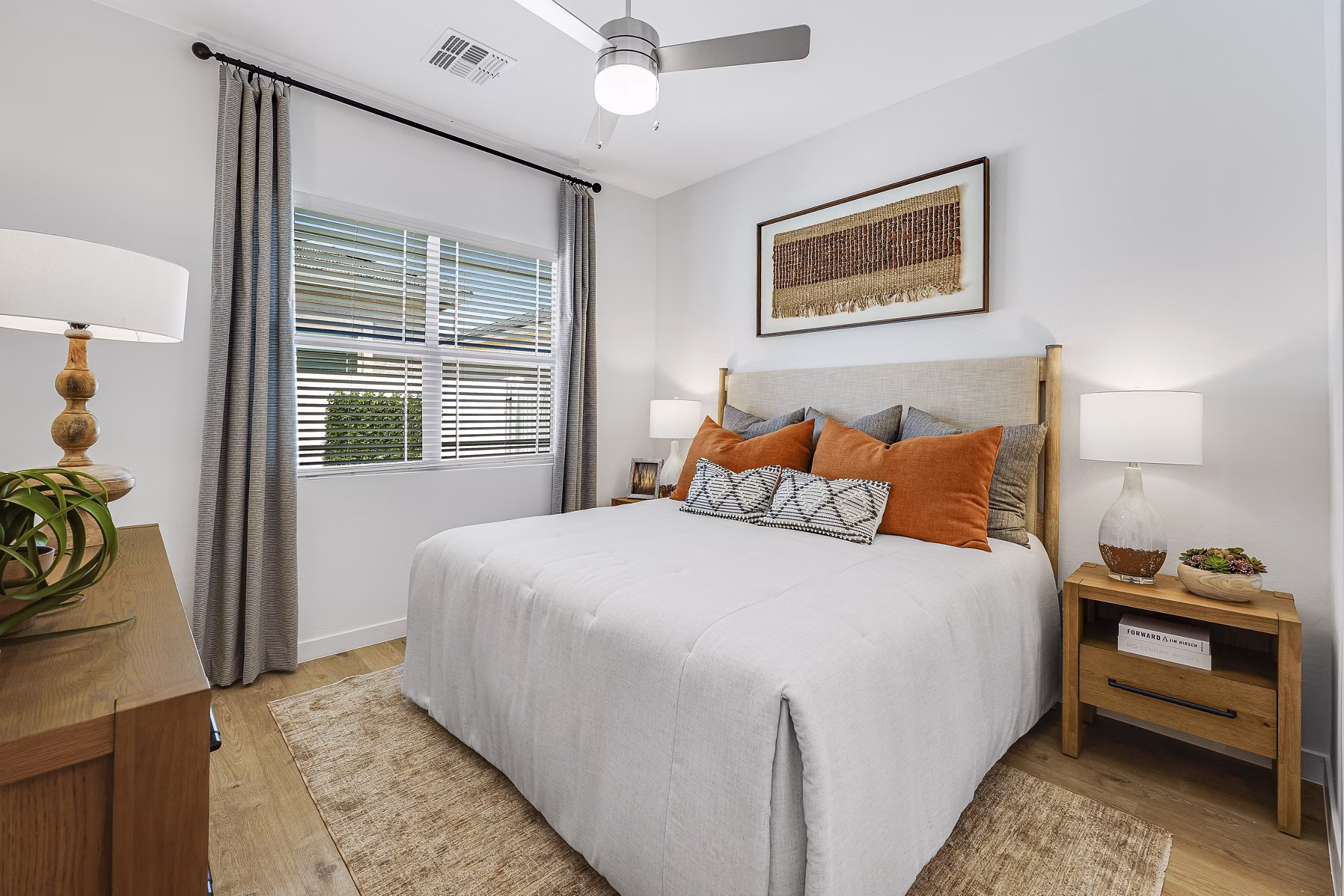 bedroom at Yardly Broadway Apartments