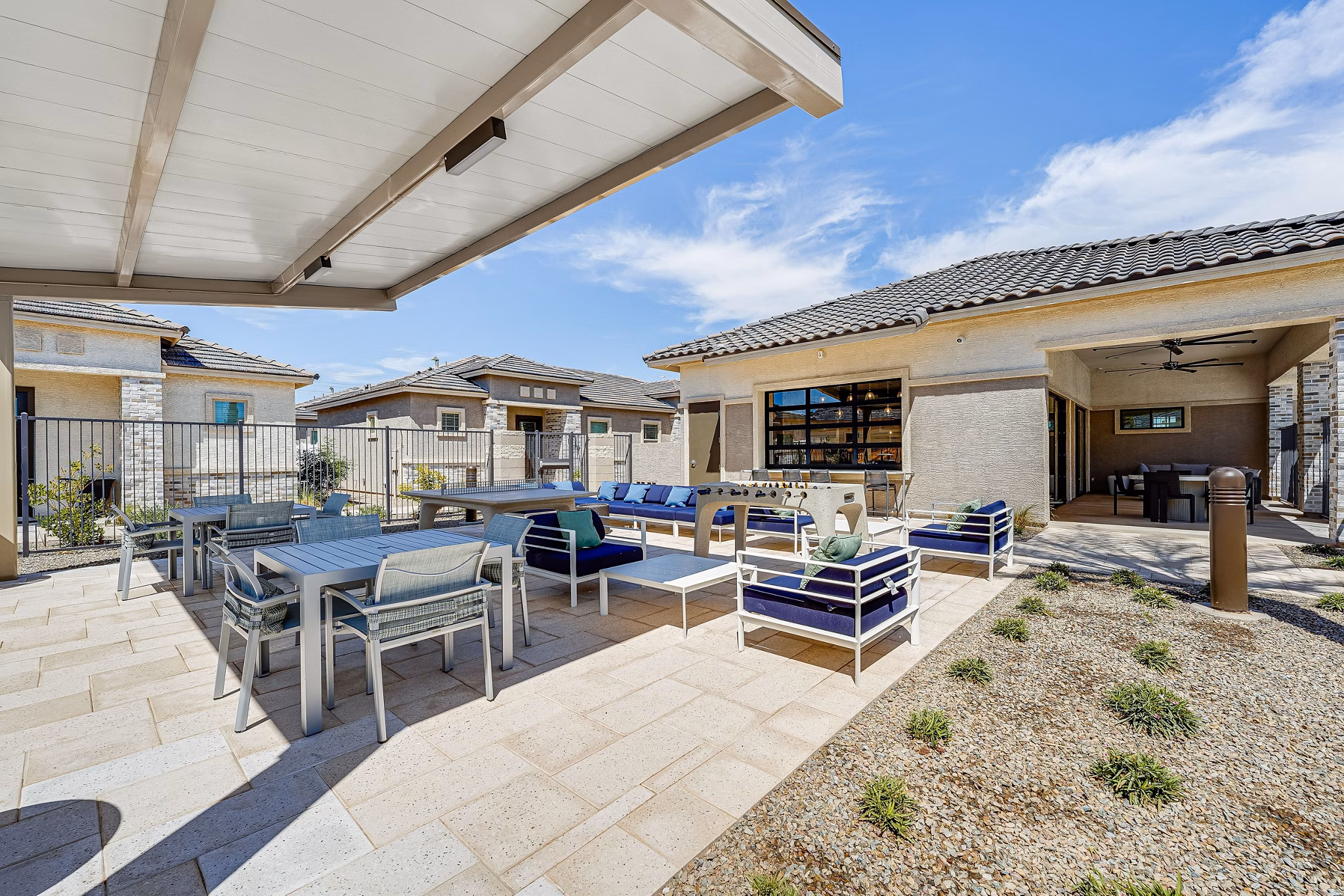 patio at Yardly Broadway Apartments