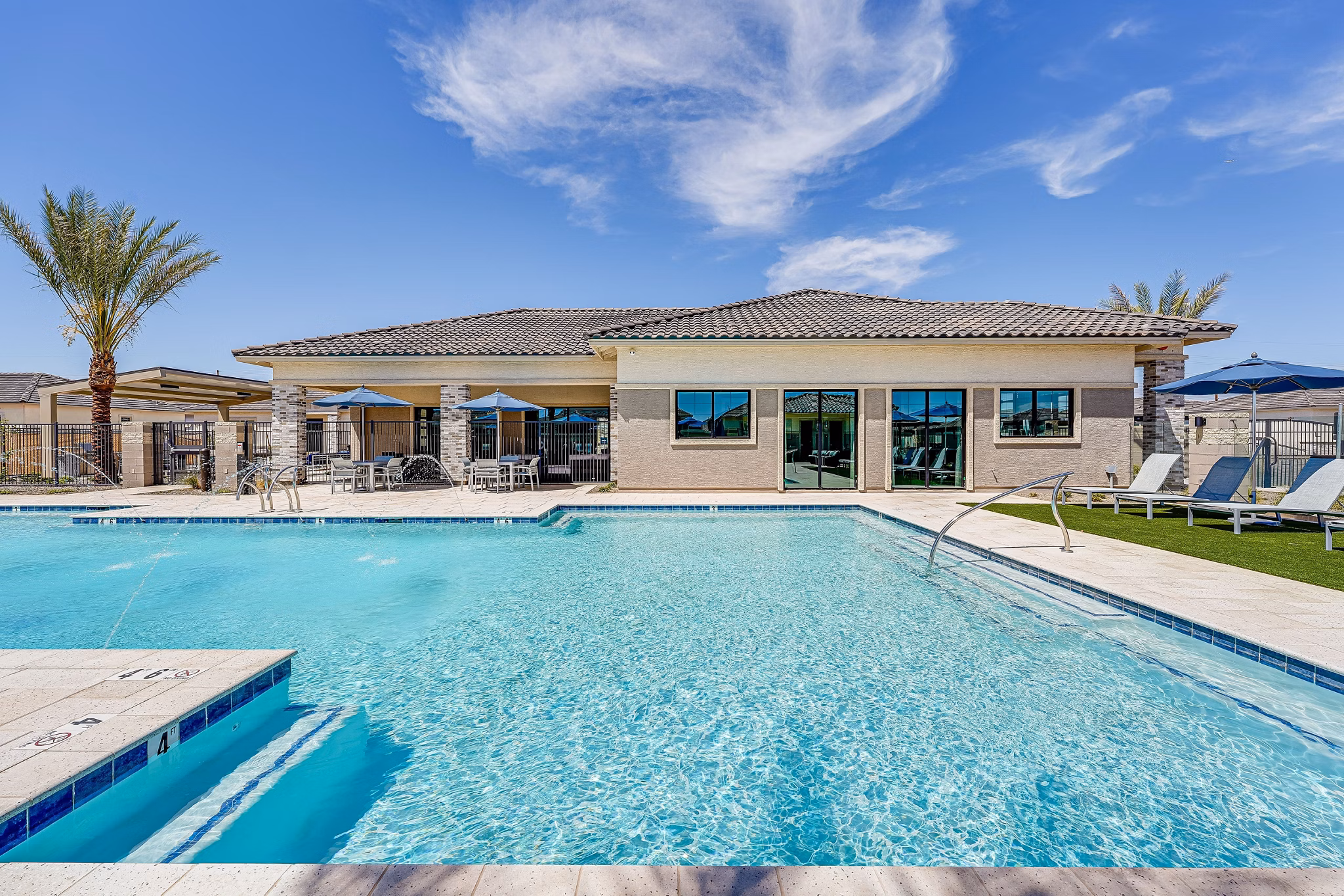 pool at Yardly Broadway Apartments