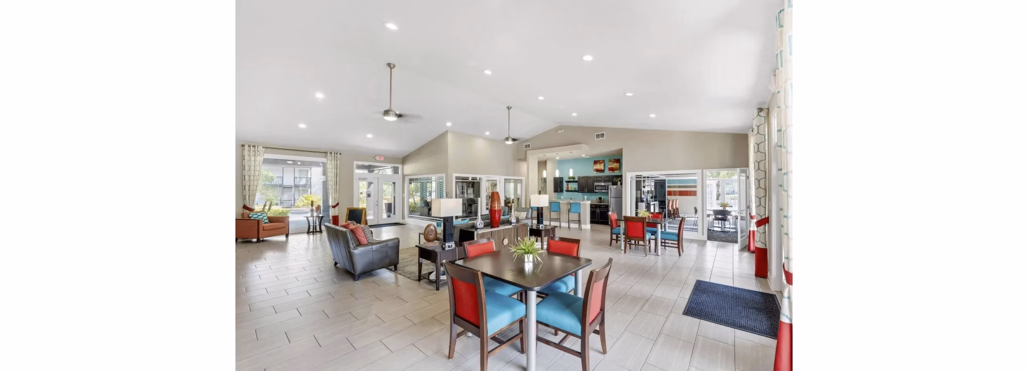 clubhouse at Las Palmas Apartments 
