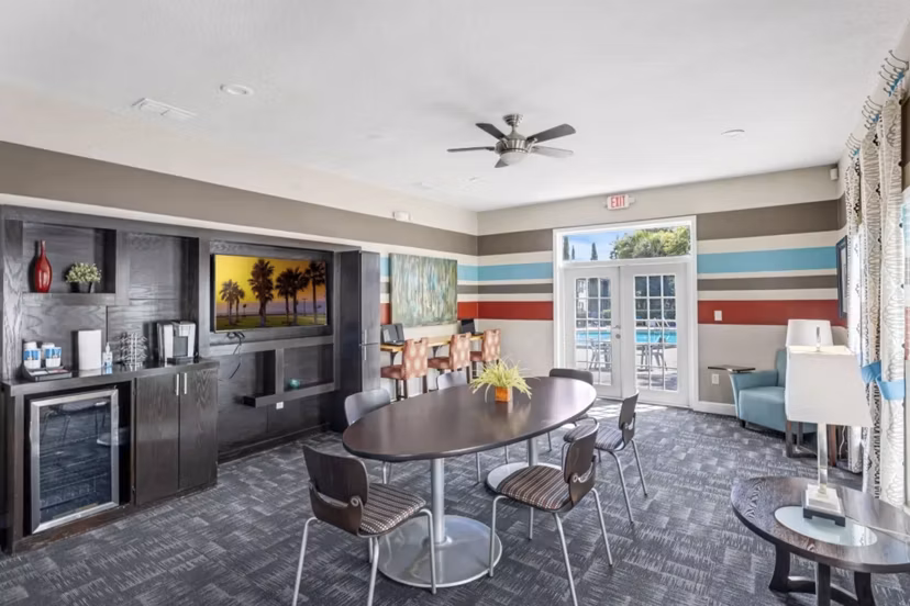 clubhouse at Las Palmas Apartments 