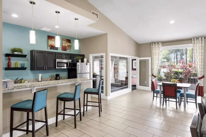 clubhouse at Las Palmas Apartments 