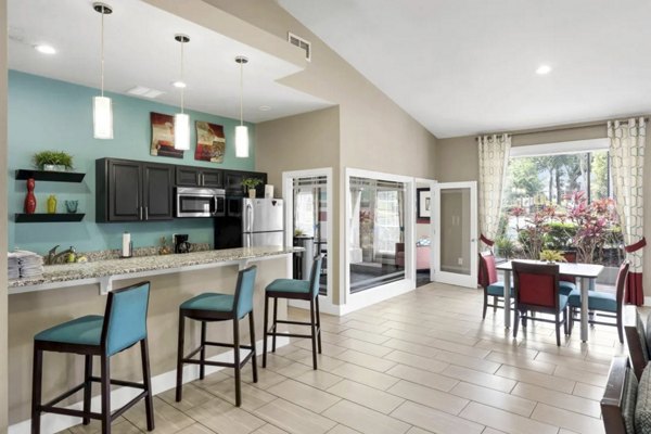clubhouse at Las Palmas Apartments 