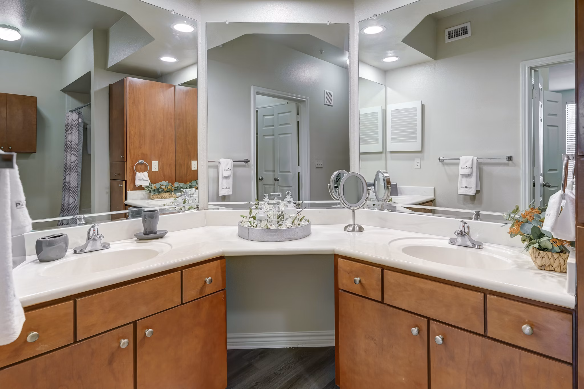 bathroom at Paramount at Cedar Lodge Apartments