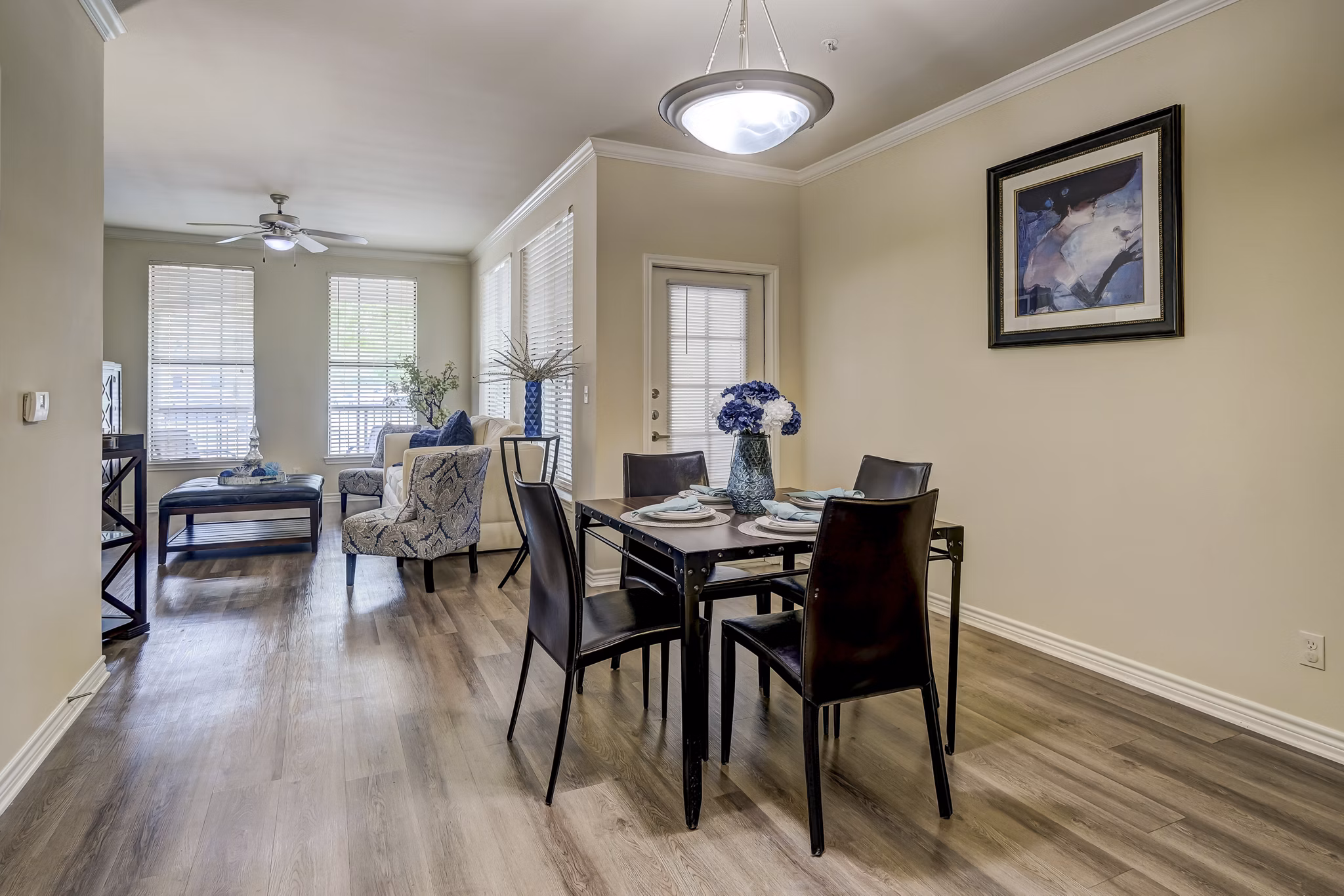 DINING ROOM at Paramount at Cedar Lodge Apartments