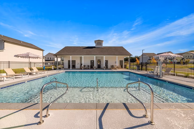 pool at Highline at Knoxville Apartments