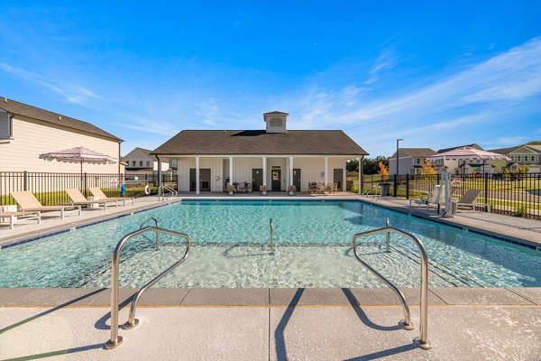 pool at Highline at Knoxville Apartments