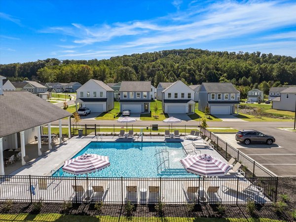 pool at Highline at Knoxville Apartments