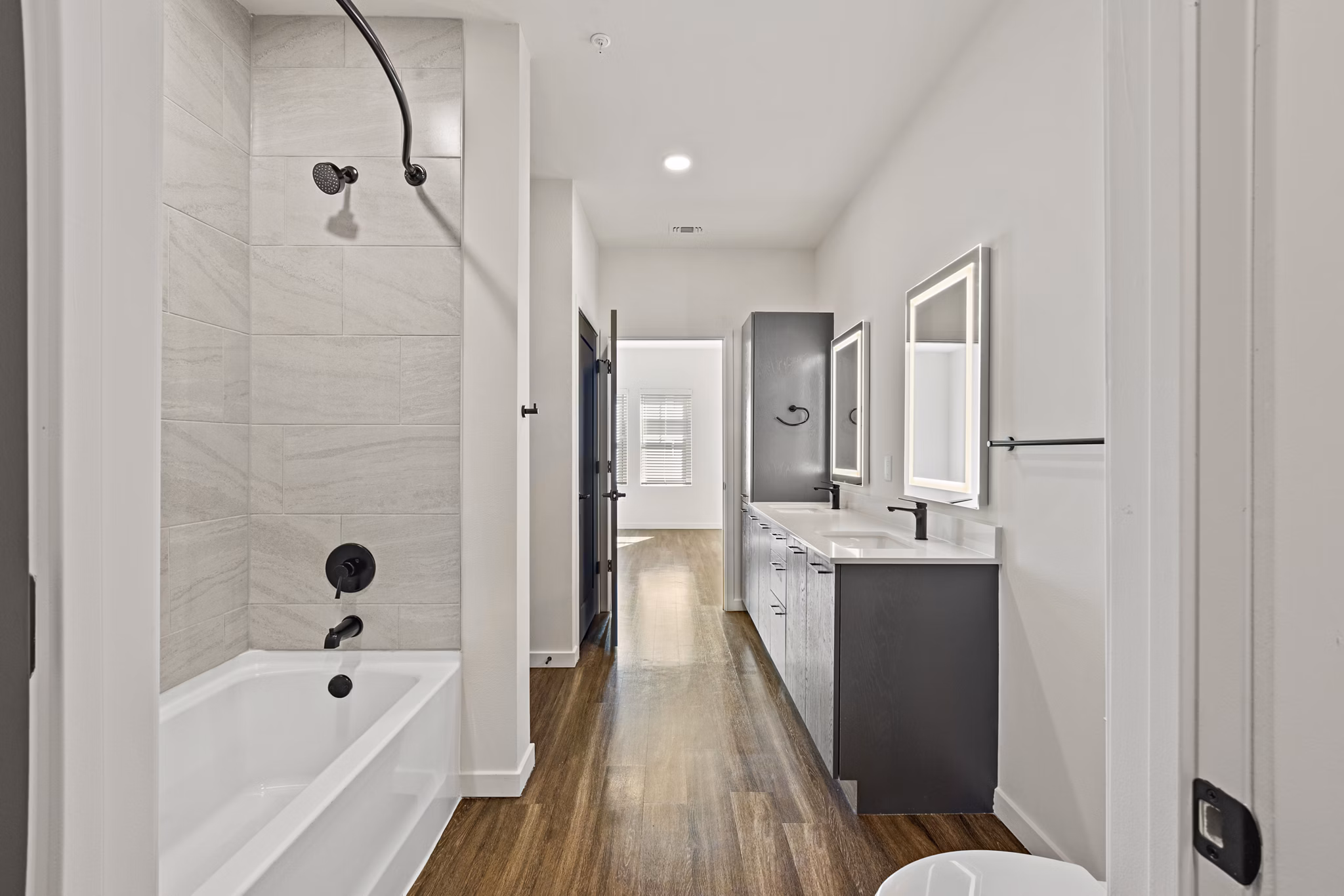 bathroom at Azalea Luxury Apartments