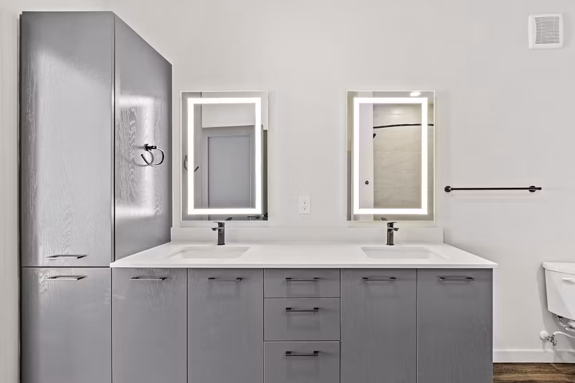 bathroom at Azalea Luxury Apartments