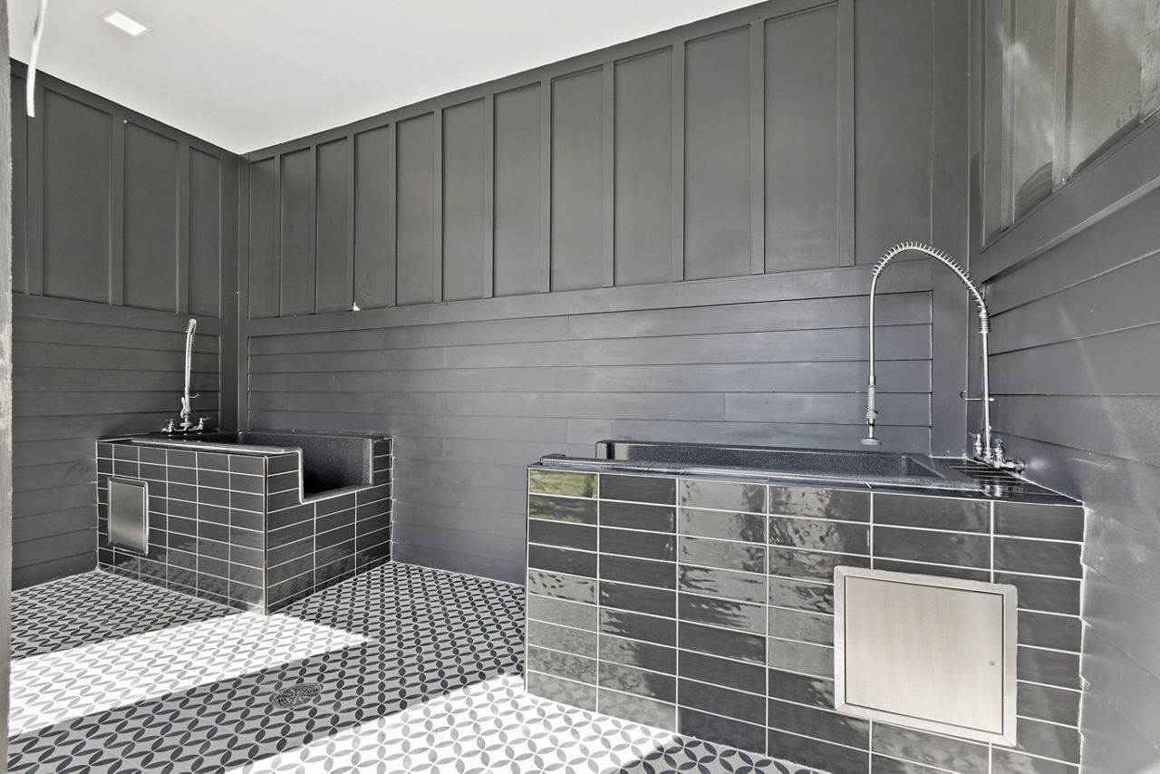 Pet wash at Azalea Luxury Apartments
