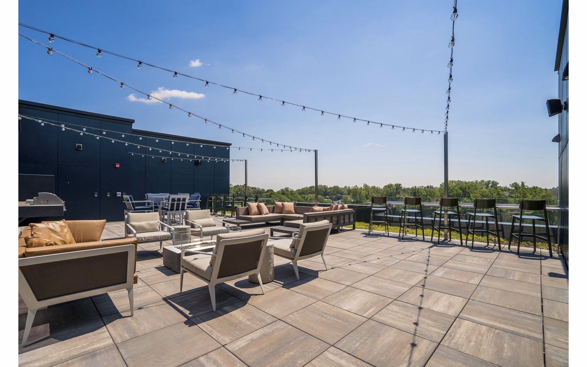 grill area/patio/balcony at Harvest Apartments