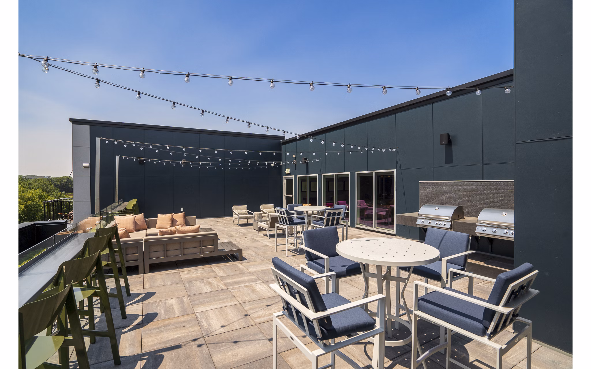 grill area/patio/balcony at Harvest Apartments