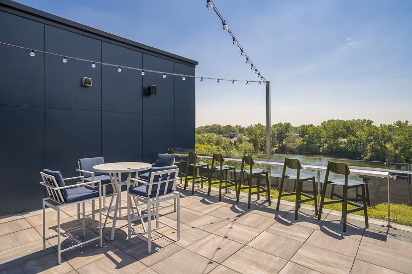 patio/balcony at Harvest Apartments