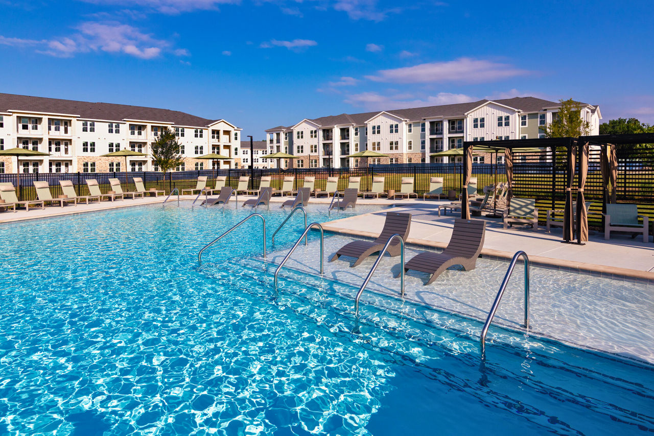 Pool at Elan Smyrna (4 of 5)