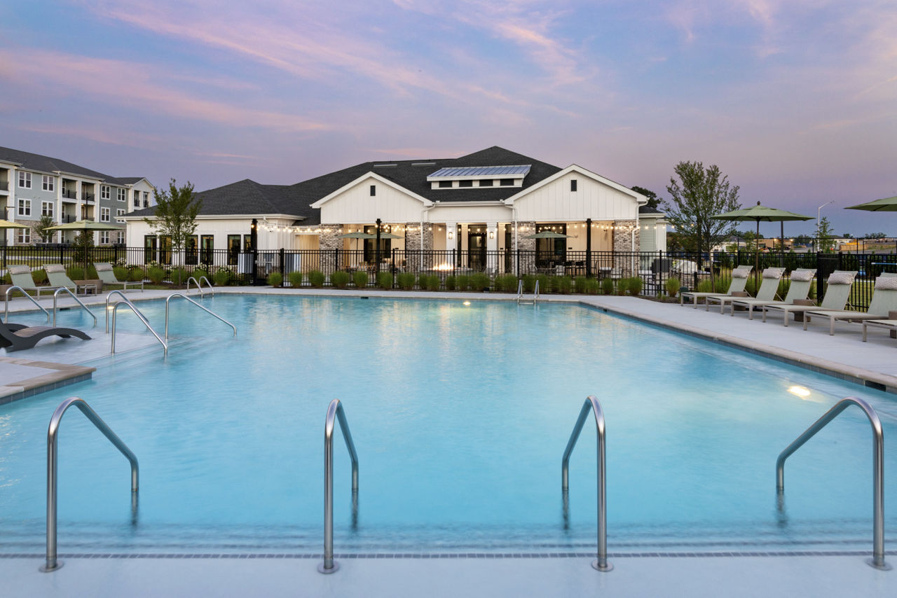Pool at Elan Smyrna (5 of 5)