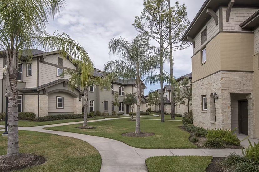 exterior at Ten Pines at Summerwood Apartments 