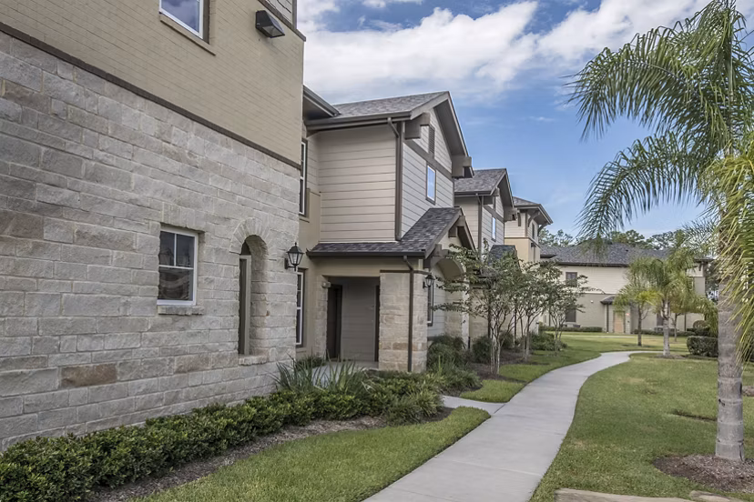 exterior at Ten Pines at Summerwood Apartments 