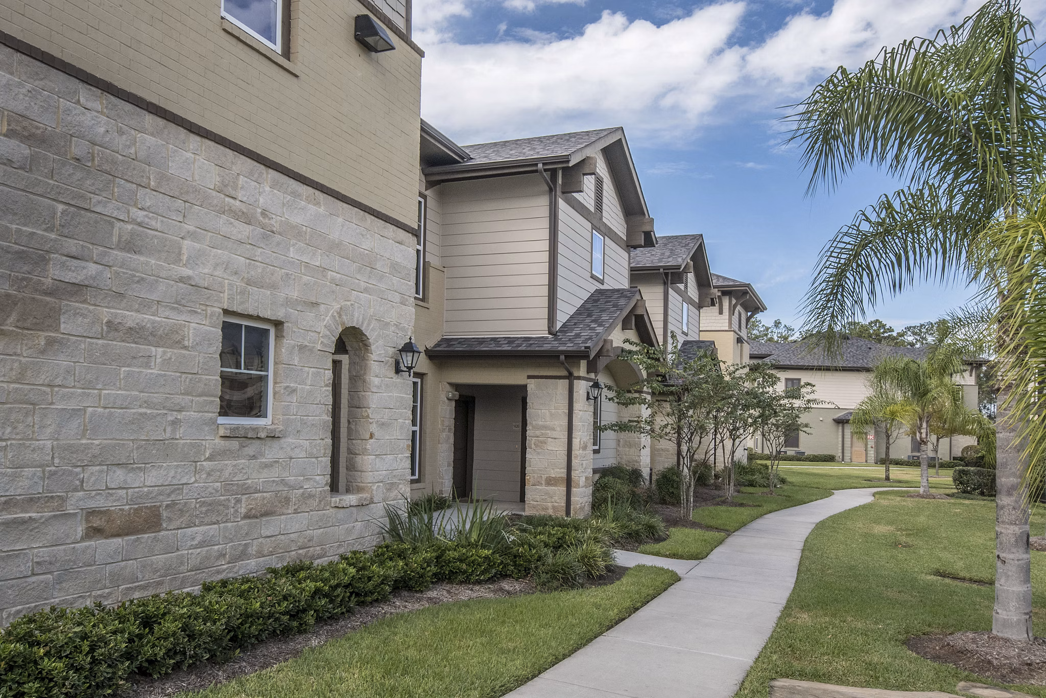 exterior at Ten Pines at Summerwood Apartments 