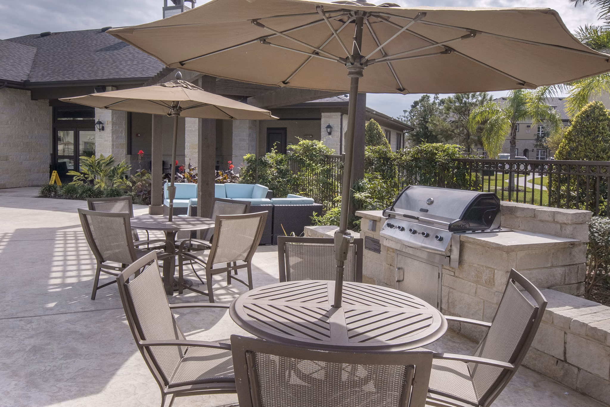 grill area at Ten Pines at Summerwood Apartments 