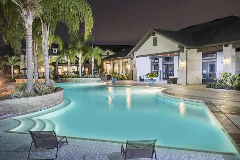 pool at Ten Pines at Summerwood Apartments 