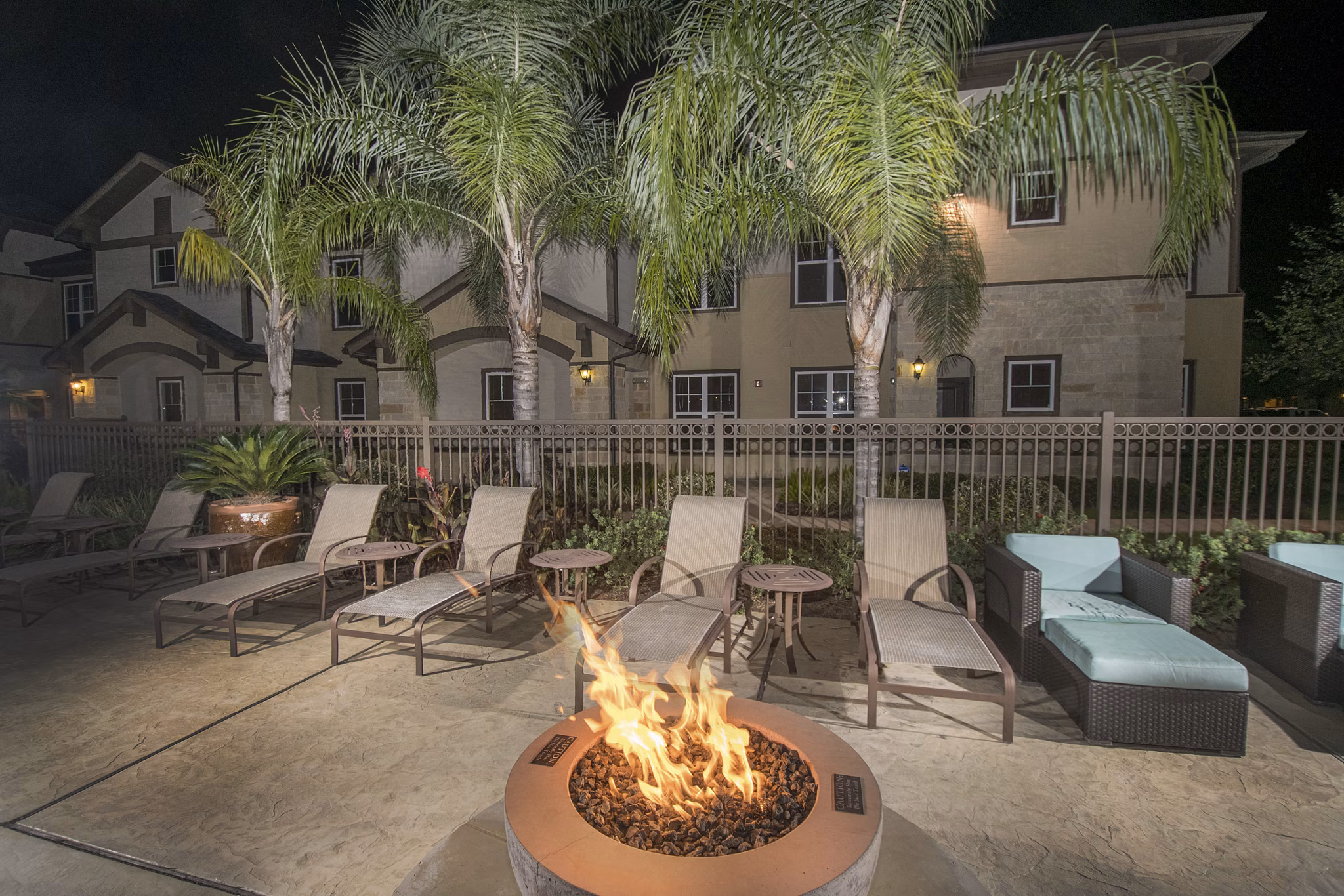 pool at Ten Pines at Summerwood Apartments 
