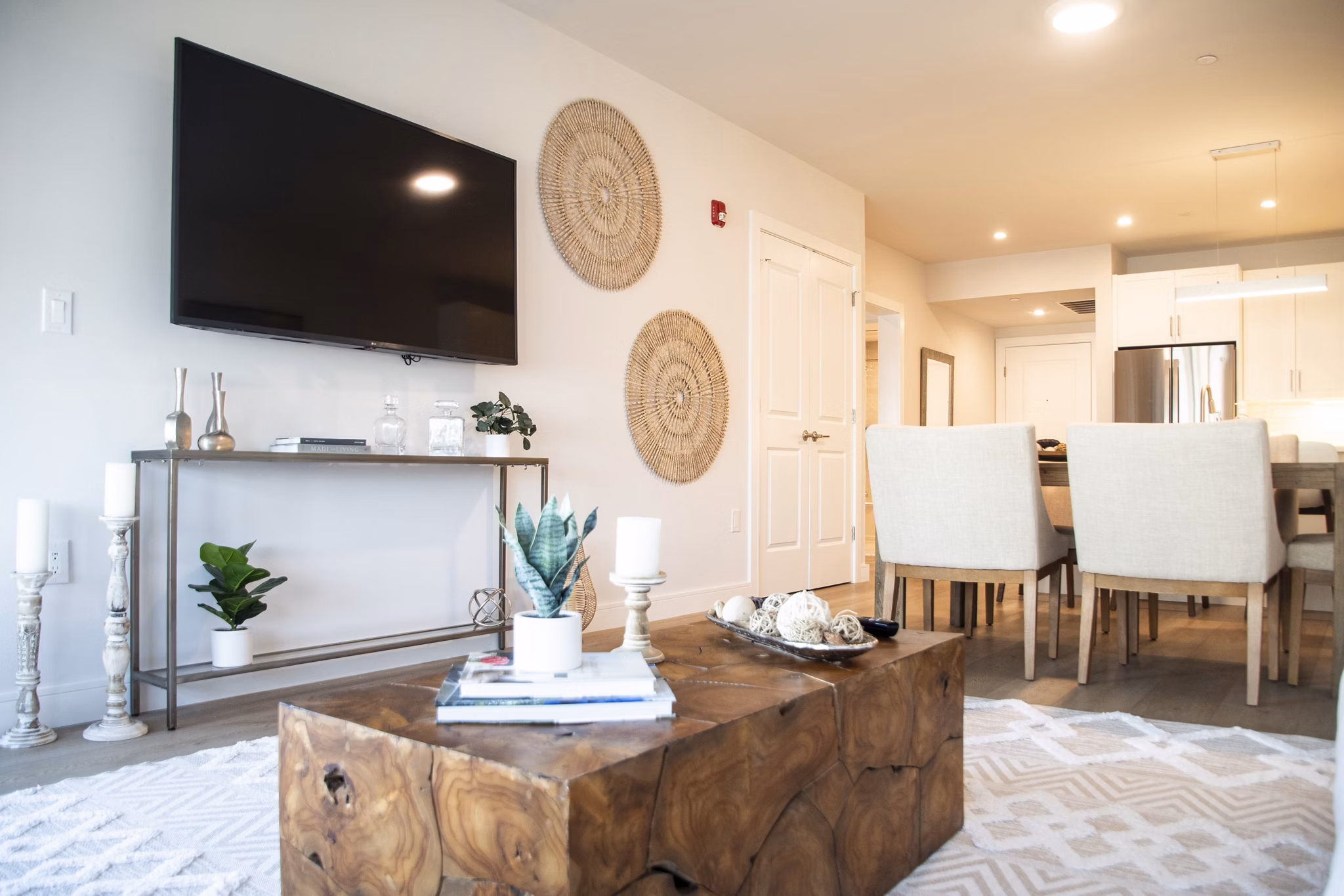 living room at Ocean Gate Apartments 