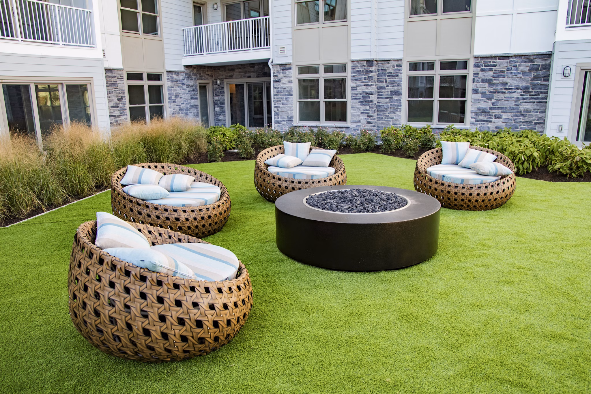 grill area at Ocean Gate Apartments 