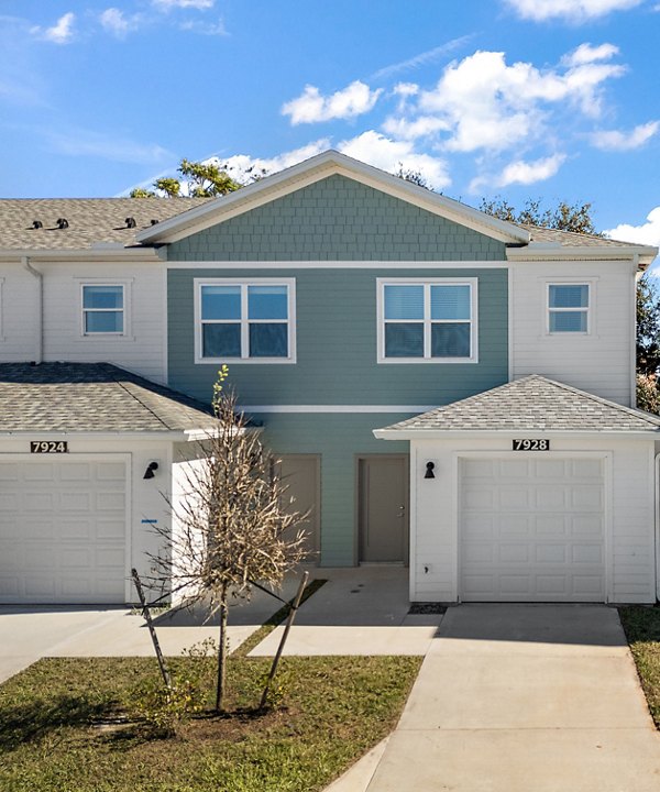 building at Solamar Wildwood Apartments