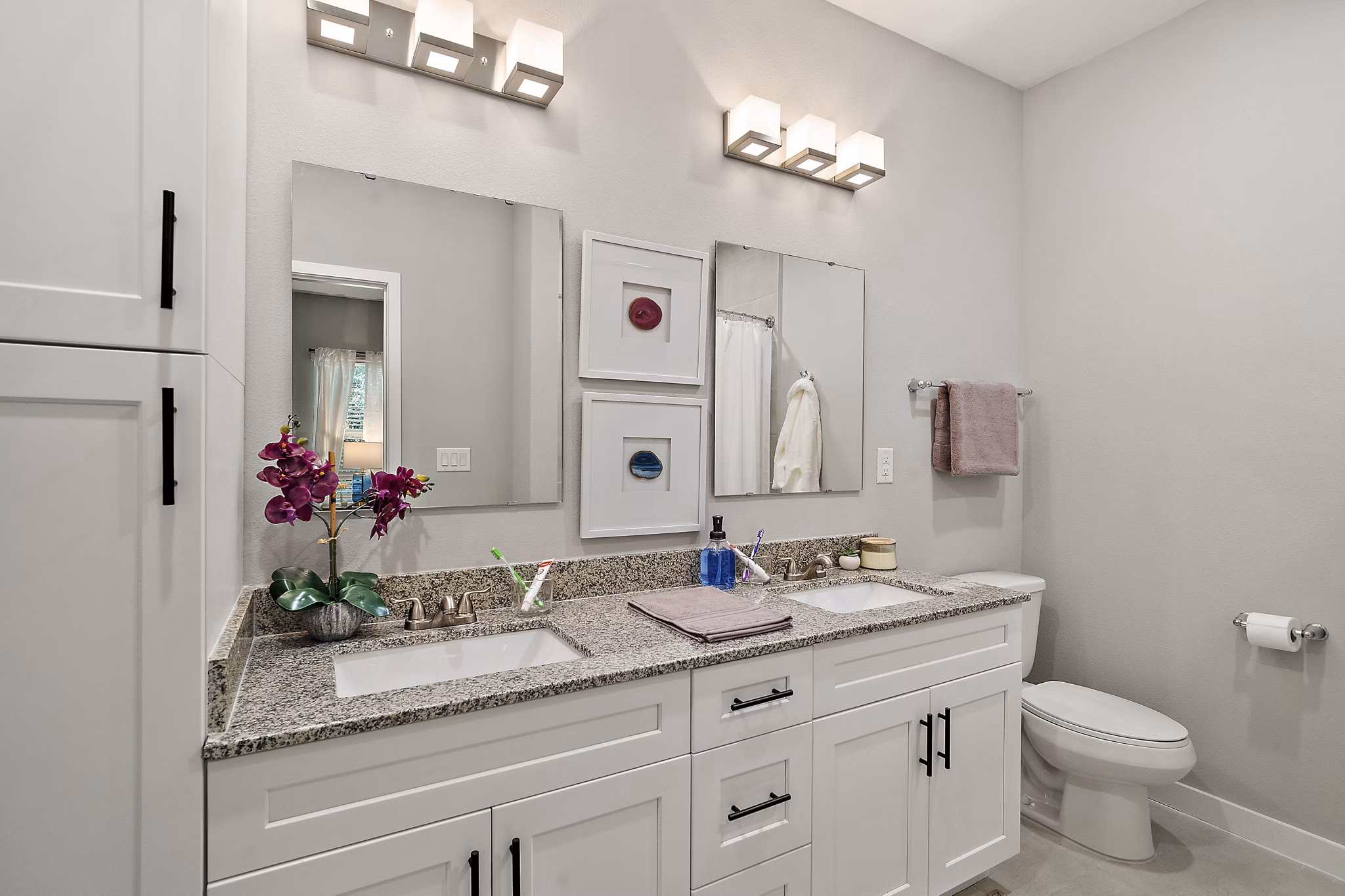 bathroom at Solamar Wildwood Apartments