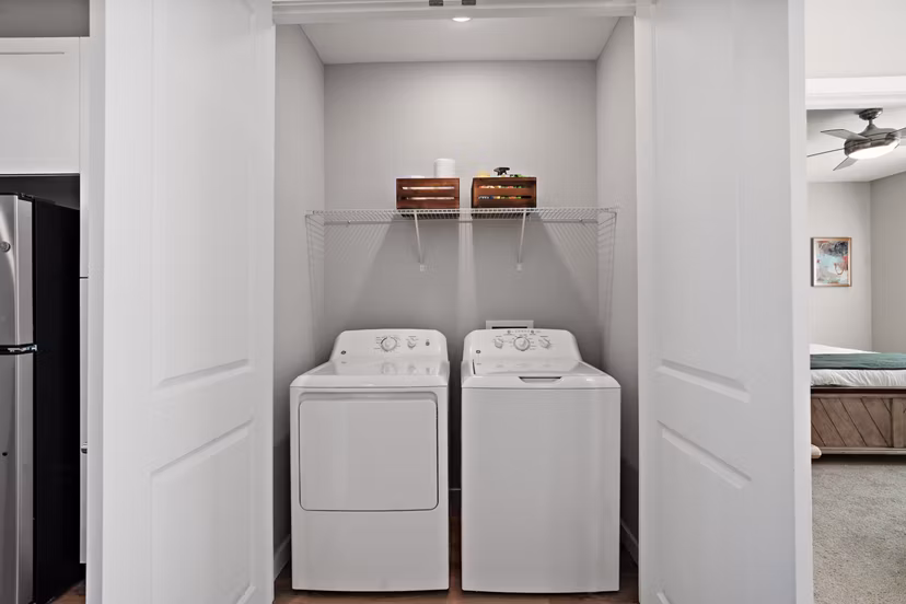laundry room at Solamar Wildwood Apartments