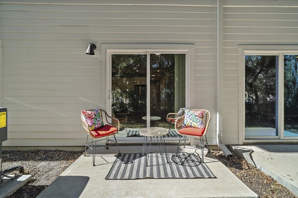 patio at Solamar Wildwood Apartments