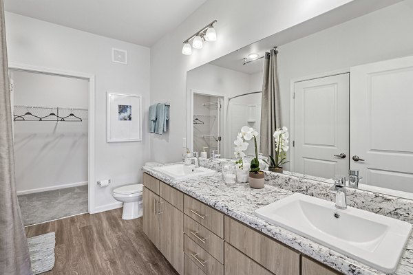 bathroom at Mason Augusta Apartments