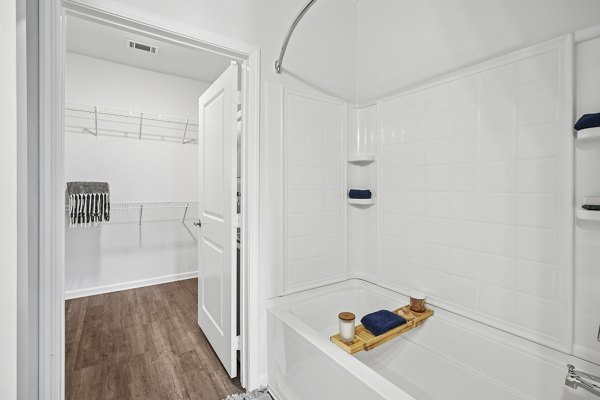 bathroom at Mason Augusta Apartments