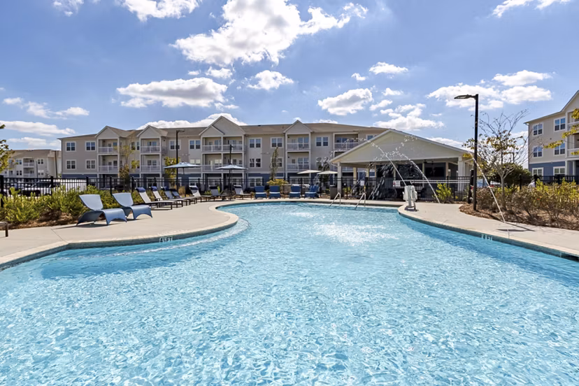 pool at Mason Augusta Apartments