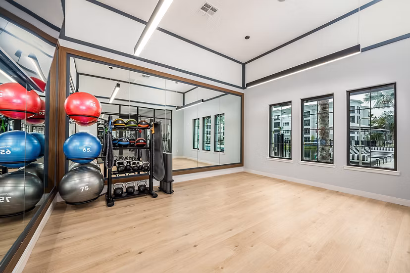 fitness center at Northhaven Apartments 