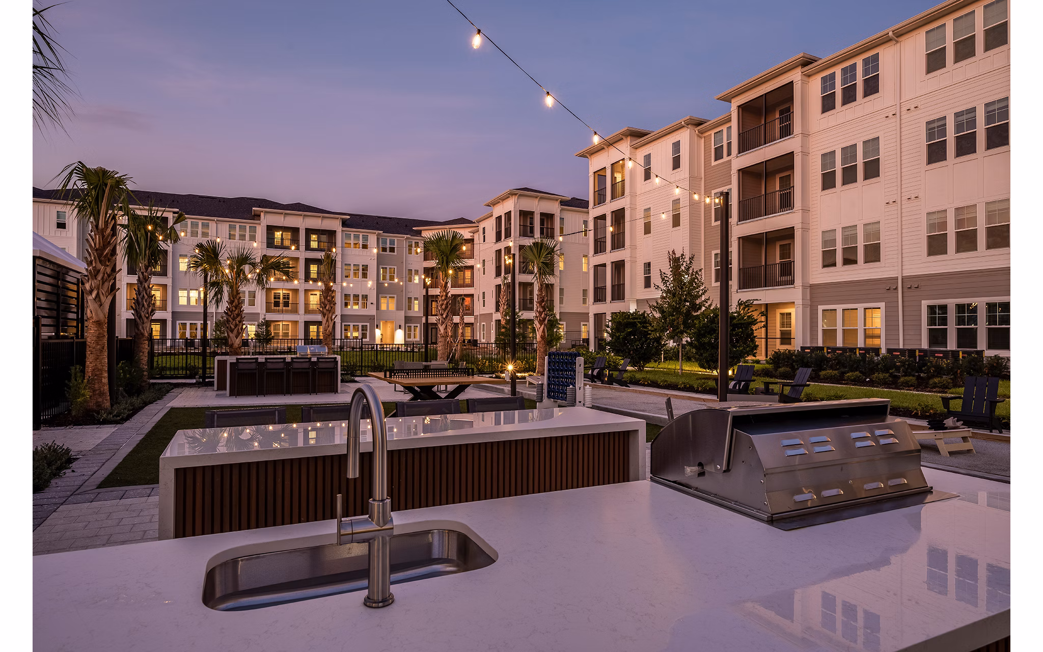 grill area at Northhaven Apartments 