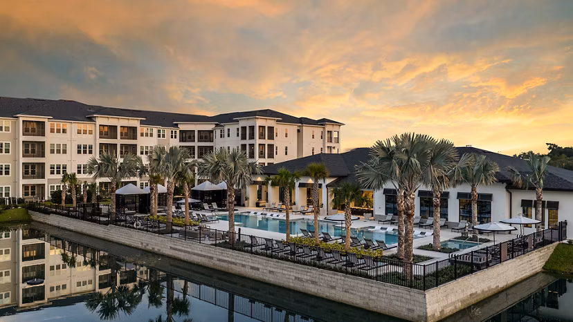 pool at Northhaven Apartments 
