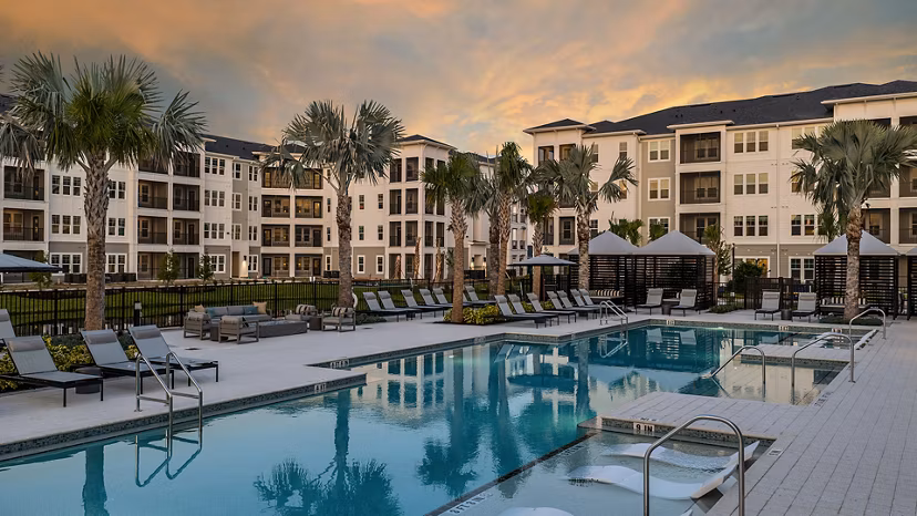 pool at Northhaven Apartments 