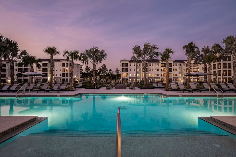 pool at Northhaven Apartments 
