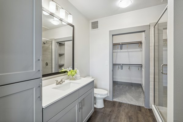 bathroom at Casella Apartments
